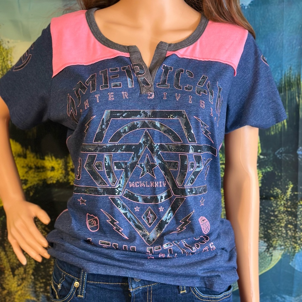 Buckle Blue and Pink Short Sleeve Tee